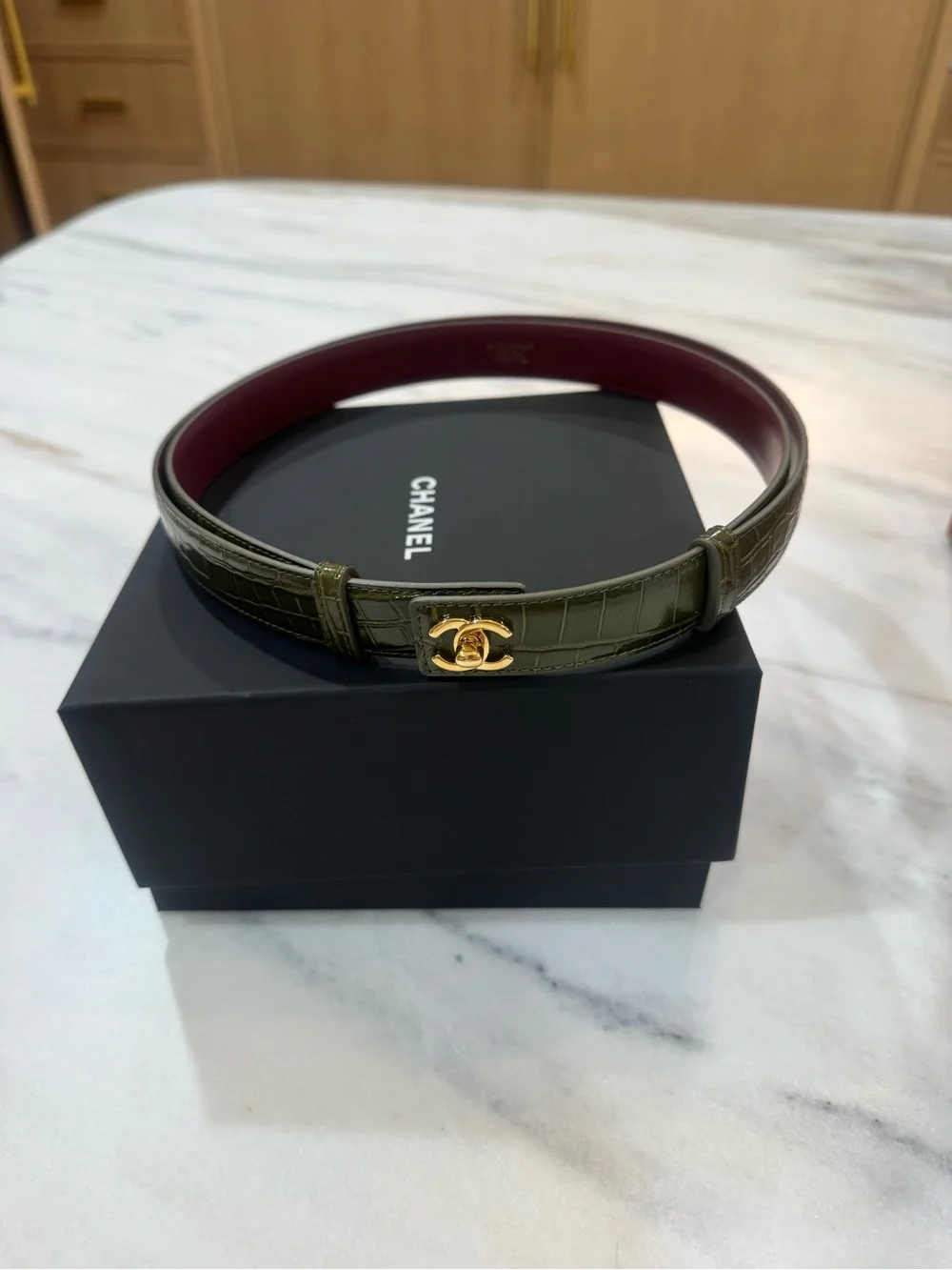 CHANEL Olive Green Croc-Embossed Leather Belt with Gold CC Logo